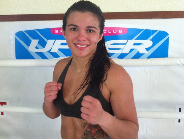 Cláudia Gadelha, lutadora de MMA do Invicta FC (Foto: Ana Hissa/SporTV.com)