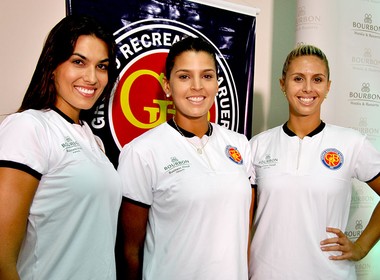 Luciane Escouto, Mari Paraíba e Natasha Valente, do Barueri Vôlei (Foto: João Gabriel Rodrigues)