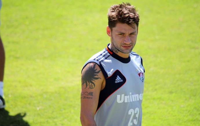 Rafael Sobis no treino do Fluminense (Foto: Fernando Cazaes / Photocamera)