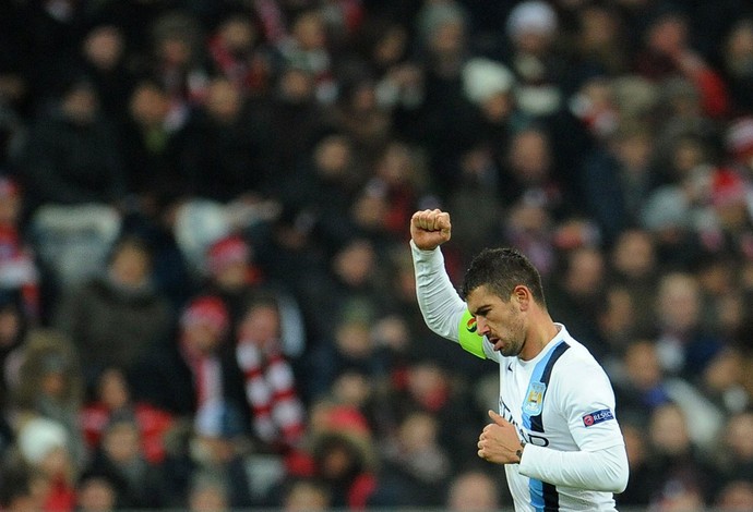 Aleksandar Kolarov comemora, Bayern de Munique x Manchester City (Foto: EFE)