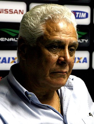 Roberto Dinamite coletiva do Vasco  (Foto: Luiz Ackermann / Agência O Globo)