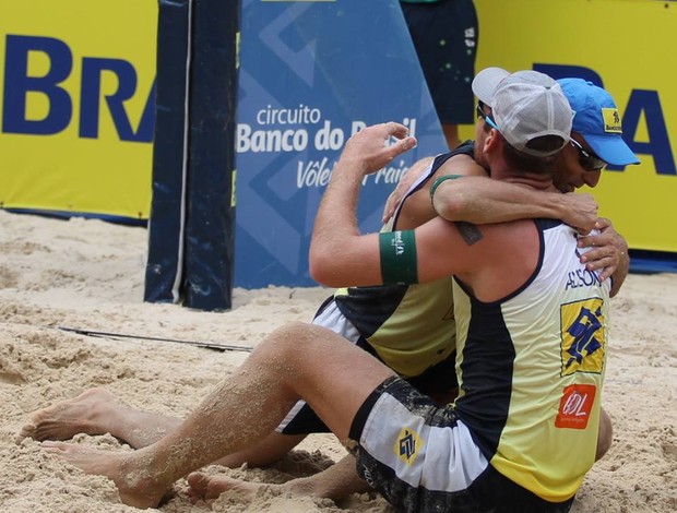 alison e emanuel circuito brasileiro volei de praia santa catarina (Foto: Paulo Frank/CBV)