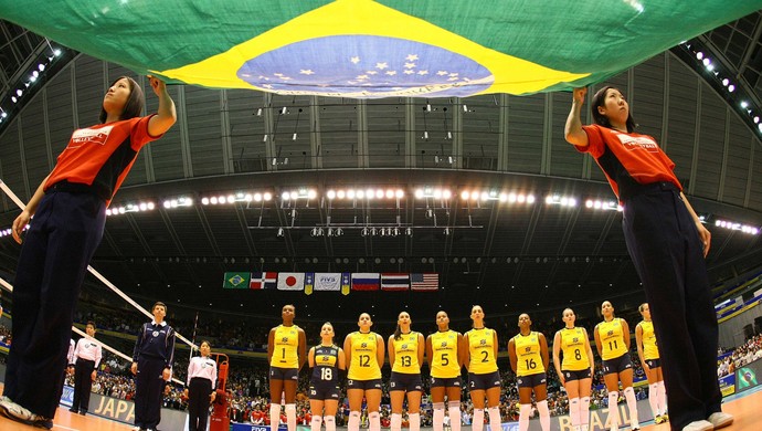 Adenizia e Fernanda Garay Vôlei Brasil x Japão (Foto: FIVB)