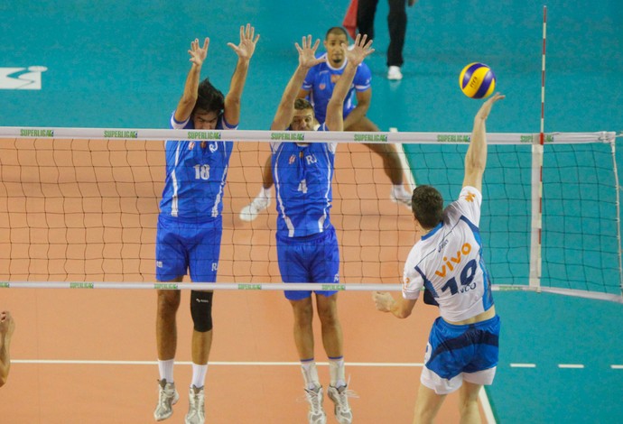 Volei - Minas x Rio de Janeiro (Foto: Denilton Dias/Agência Estado)