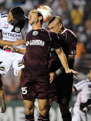 Ponte Preta x Lanus (Foto: Marcos Ribolli)