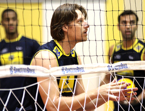 Murilo treino vôlei seleção em Saquarema (Foto: Alexandre Arruda / CBV)