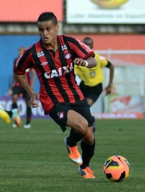 Everton Atlético-PR (Foto: Gustavo Oliveira/Site Oficial do Atlético-PR)