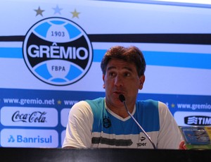 Entrevista coletiva de Renato na Arena (Foto: Diego Guichard/GLOBOESPORTE.COM)