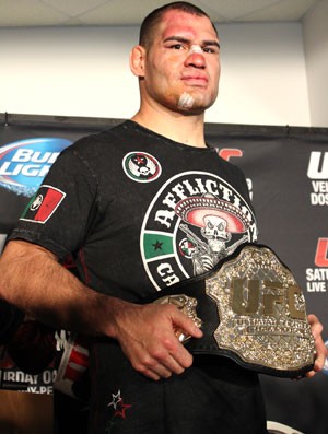 Cain Velasquez Cinturão (Foto: Evelyn Rodrigues)