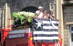 Enterro Nilton Santos (Foto: Fred Huber)