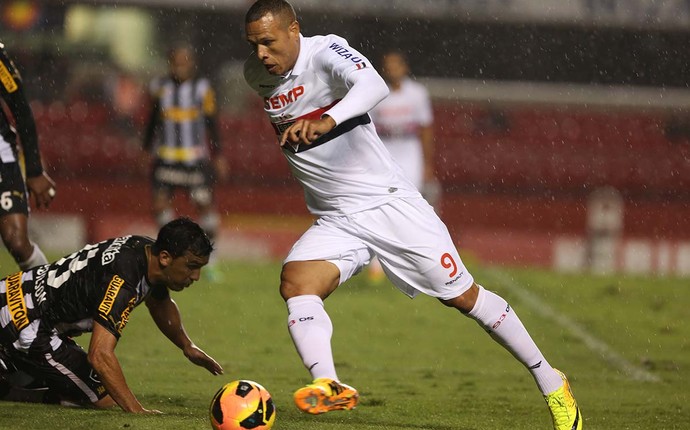 Luis Fabiano São Paulo x Botafogo (Foto: Rubens Chiri / saopaulofc.net)