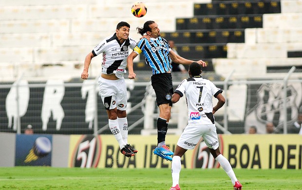 Barcos jogo Ponte Preta e Grêmio (Foto: Rodrigo Villalba / Futura Press)