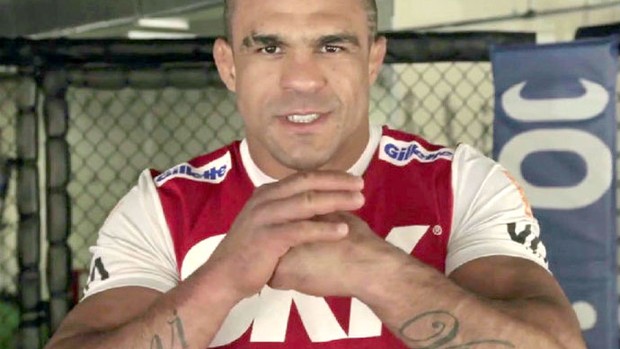 FRAME Vitor Belfort igreja (Foto: Reprodução)