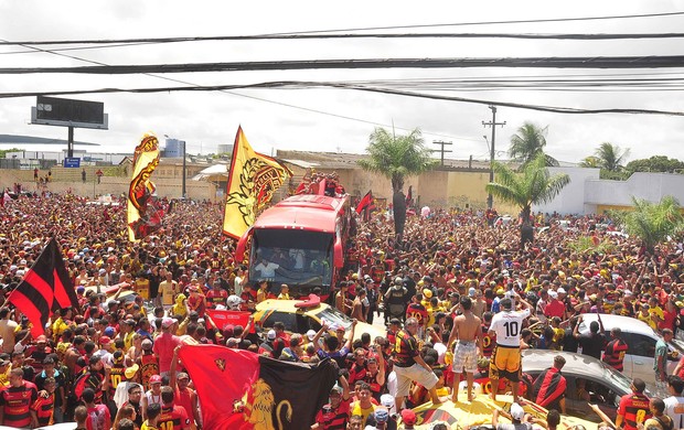 Torcida Sport (Foto: Aldo Carneiro/Pernambuco Press)