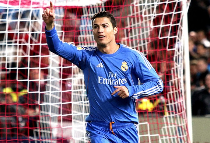 Cristiano Ronaldo Real Madrid e Almeria (Foto: Agência EFE)