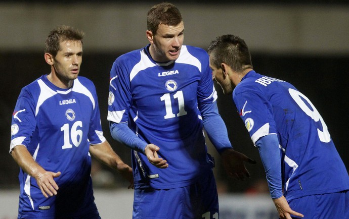 Senad Lulic, Edin Dzeko e Vedad Ibisevic gol Bósnia (Foto: EFE)