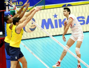 vôlei bloqueio sidão Lucarelli brasil e irã copa dop mundo (Foto: FIVB)