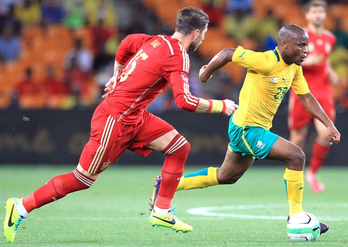 Rantie e Sergio Ramos Espanha e Africa do Sul (Foto: Agência AP)