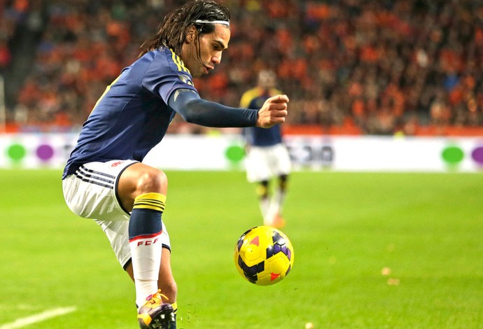 Falcao Garcia Colômbia e Holanda  (Foto: Agência AP )