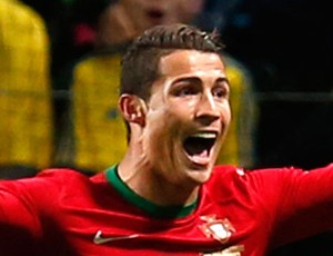 Cristiano Ronaldo comemora, Suecia x Portugal (Foto: AP)