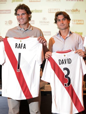 tênis rafael nadal e David Ferrer camisa seleção do Peru (Foto: Agência EFE)