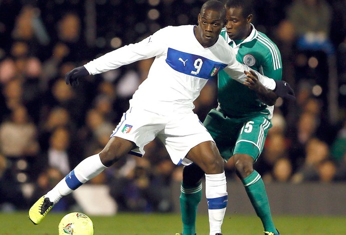 Balotelli Itália e Nigéria (Foto: Agência Reuters)