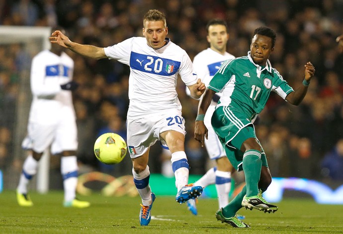 Giaccherini Itália e Nigéria (Foto: Agência AP)