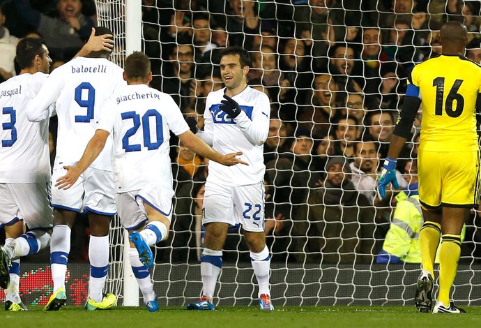 Rossi comemora gol da Itália contra a Nigéria (Foto: Agência AP )