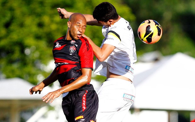 dinei vitória santos brasileirão (Foto: Eduardo Martins / Agência Estado)