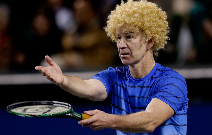 tênis jogo exibição john mcenroe e kei nishikori (Foto: Agência AP)