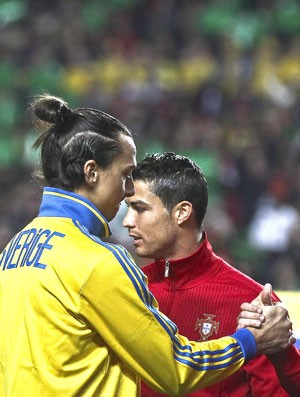 Cristiano Ronaldo e Ibrahimovic Portugal e Suécia (Foto: Agência EFE)