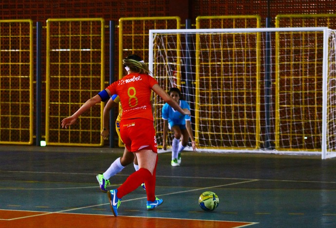 Letícia Esteves do Futsal do Paraná (Foto: Juliana Vicente)