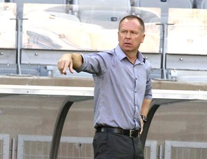 Mano Menezes jogo Flamengo contra o Cruzeiro (Foto: Paulo Fonseca / Ag. Estado)