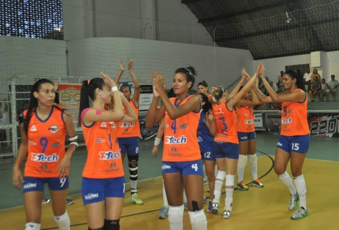 O São Paulo é um dos seis times que disputam a Superliga B feminina em 2014 (Foto: Reprodução / Facebook)