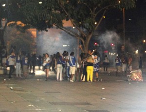 tumulto na Praça da Estação, em Belo Horizonte, na comemoração do título do Cruzeiro (Foto: Marco Antônio Astoni)