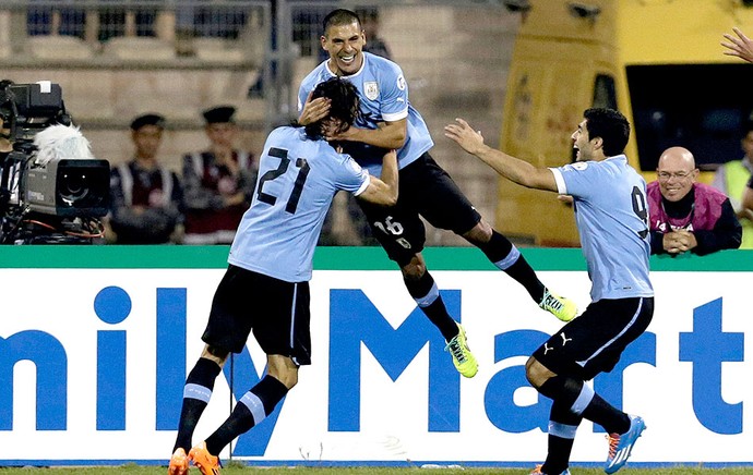 Maximiliano Pereira comemoração Uruguai contra Jordânia  (Foto: AP)