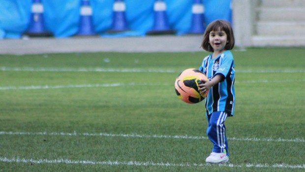 sofia grêmio torcedora arena pequena criança (Foto: Diego Guichard/Globoesporte.com)