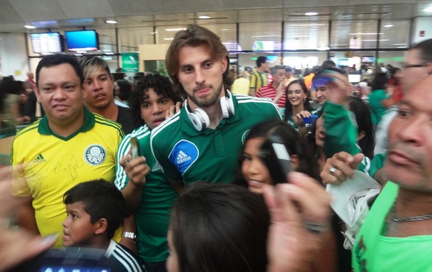 Desembarque Palmeiras Belém Henrique (Foto: Pedro Cruz)