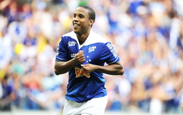 Borges comemora gol do Cruzeiro contra o Grêmio (Foto: Marcos Ribolli)