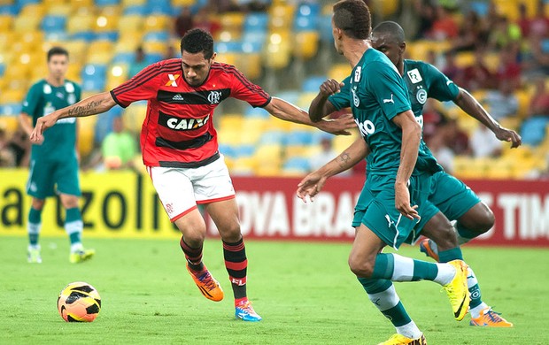 Hernane Flamengo e Goias (Foto: Alexandre Vidal / Fla Imagem)