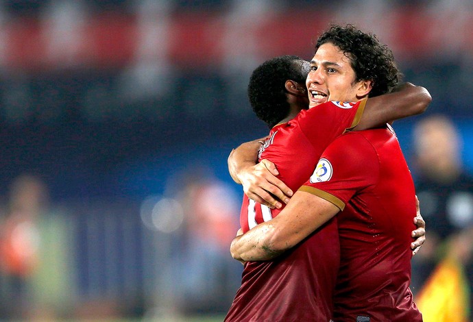 Elkeson comemoração jogo Guangzhou Evergrande contra Seoul final (Foto: Reuters)