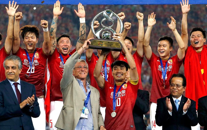 comemoração Guangzhou Evergrande troféu Ásia (Foto: Getty Images)