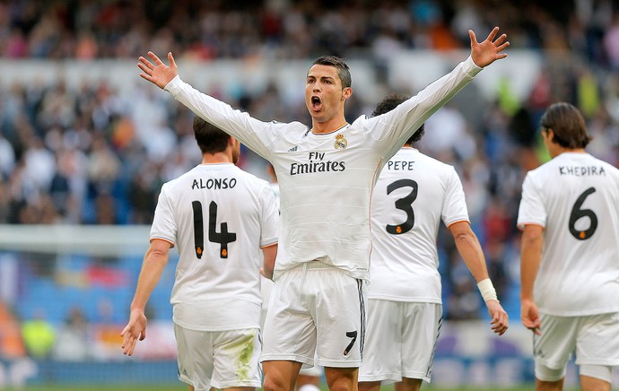 Cristiano Ronaldo comemoração gol Real Madrid contra o Real Sociedad (Foto: AP)