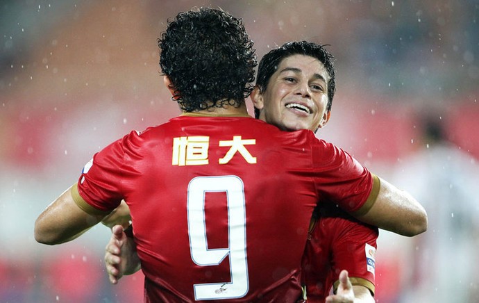 Conca e elkeson Guangzhou Evergrande gol (Foto: Reprodução / Sina.com)