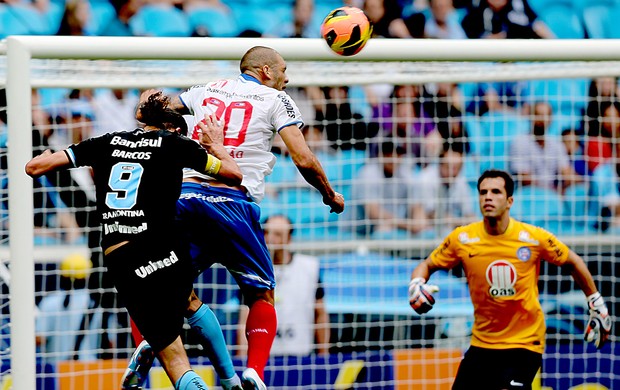 Barcos Souza e Marcelo Lomba Grêmio x Bahia (Foto: Carlos Eduardo de Quadros / Ag. Estado)