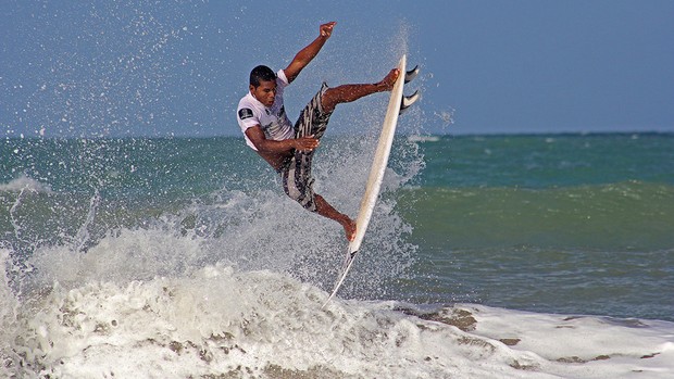 Elivelton Santos, da Paraíba, foi campeão do Circuito Surf Kids, em Natal (Foto: Rogério Vital/Divulgação)