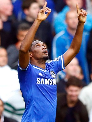 Eto'o comemora gol do Chelsea contra o Cardiff (Foto: Agência Reuters)