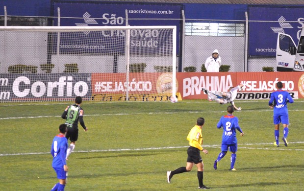 Andrei São Caetano e América-MG (Foto: Valeska Silva)