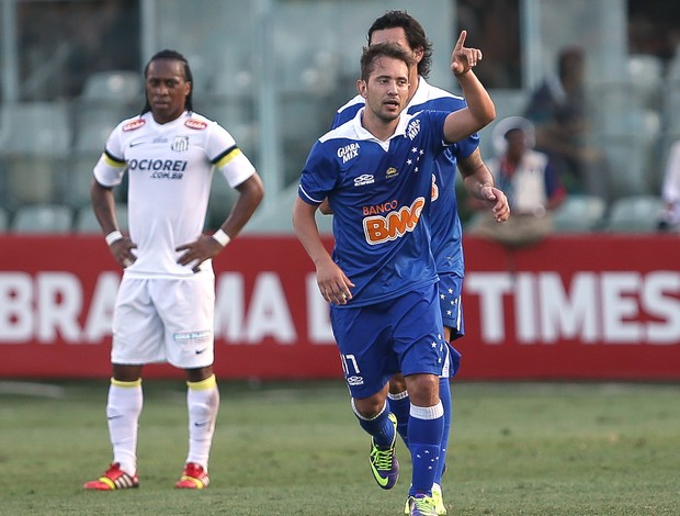 Éverton Ribeiro gol Cruzeiro (Foto: Daniel Teixeira / Agência Estado)