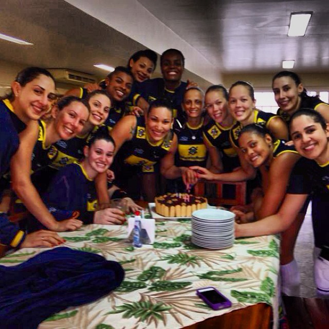 seleção vôlei feminino aniversário tandara saquarema (Foto: Reprodução Instagram)